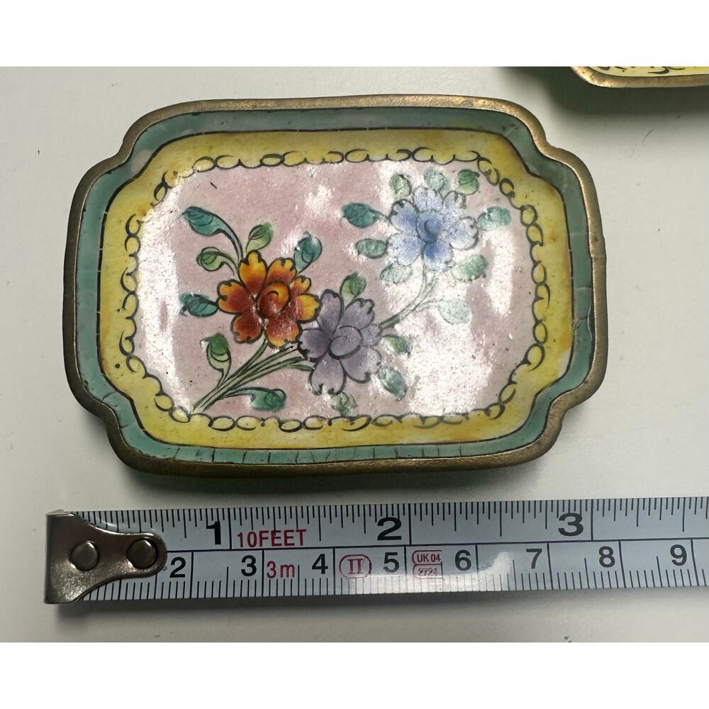 Charming Vintage Chinese Canton Enamel  Copper Miniature Trinket/Salt Dishes Set - Picture 6 of 9